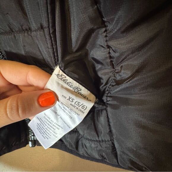 Kids Eddie Bauer Reversible Black & Camo Puffer Jacket - Picture 7 of 12